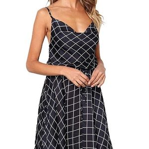 Black and white lightweight dress!